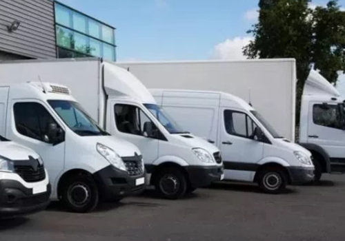 "Proteja toda a sua frota com segurança e economia: conte com o Seguro Auto Frota para tranquilidade nas estradas.